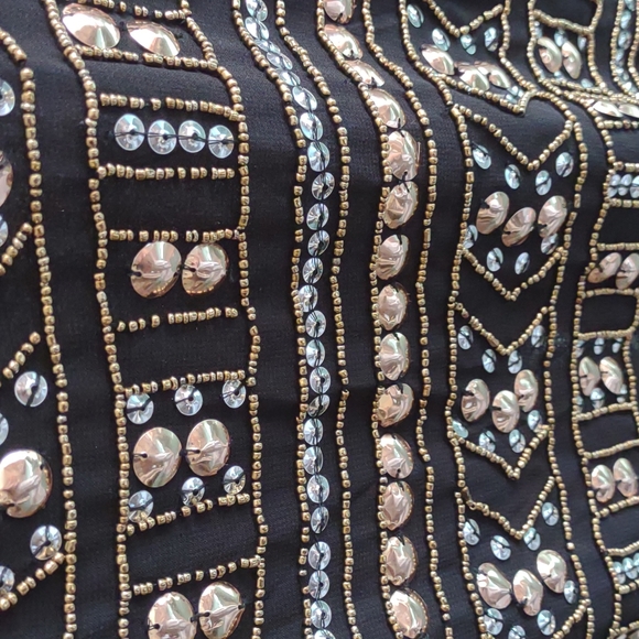 Woman's Label Be sequinned top. Size 24. - Picture 3 of 9